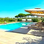Дом отдыха With Mediterranean Garden In Castiglione