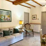 Дом отдыха With Mediterranean Garden In Castiglione Марина-ди-Гроссето